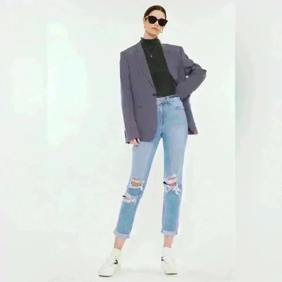 Mom Jeans - Picture 2 of 12